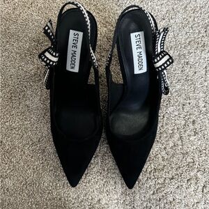 Steve Madden Black Pointed Toe Heels with Bow Accent